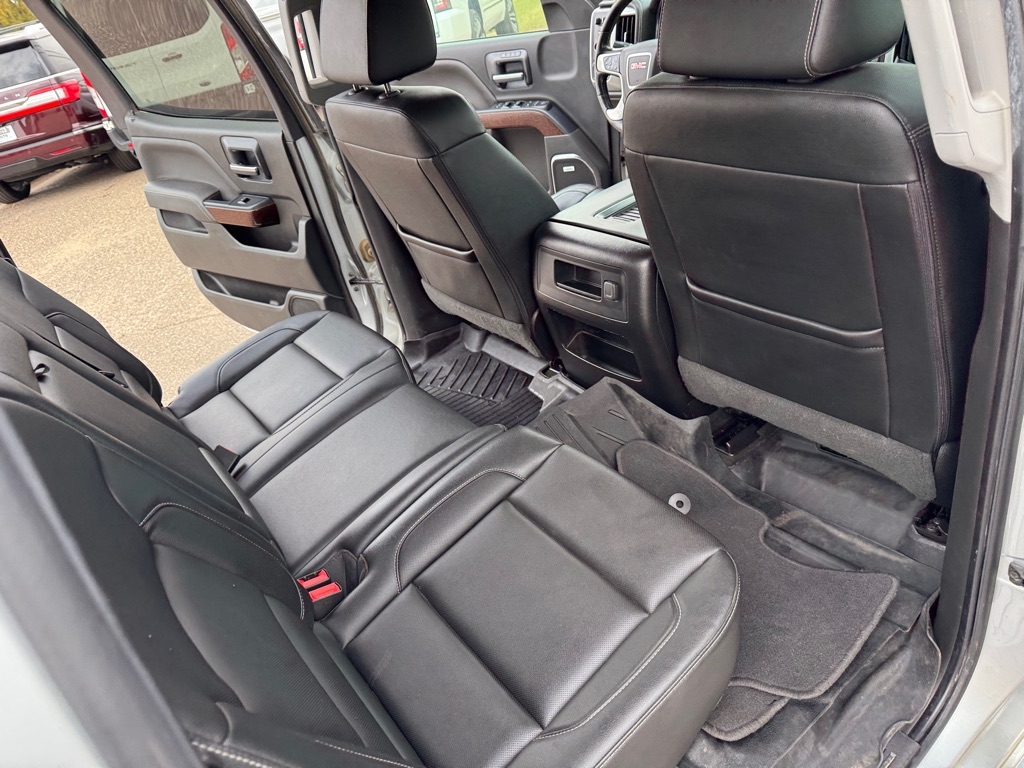 GMC Sierra 1500 4WD Crew Cab 143.5" SLT 2017 GMC Sierra 1500 4WD Crew Cab 143.5" SLT 2017