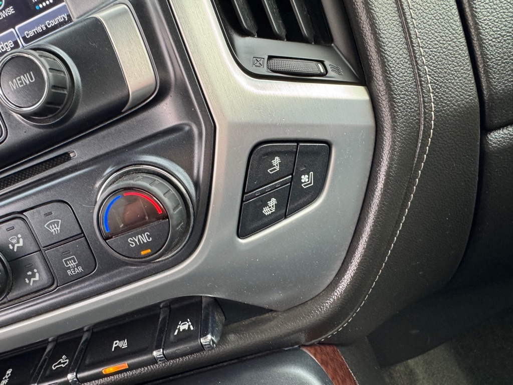 GMC Sierra 1500 4WD Crew Cab 143.5" SLT 2017 GMC Sierra 1500 4WD Crew Cab 143.5" SLT 2017