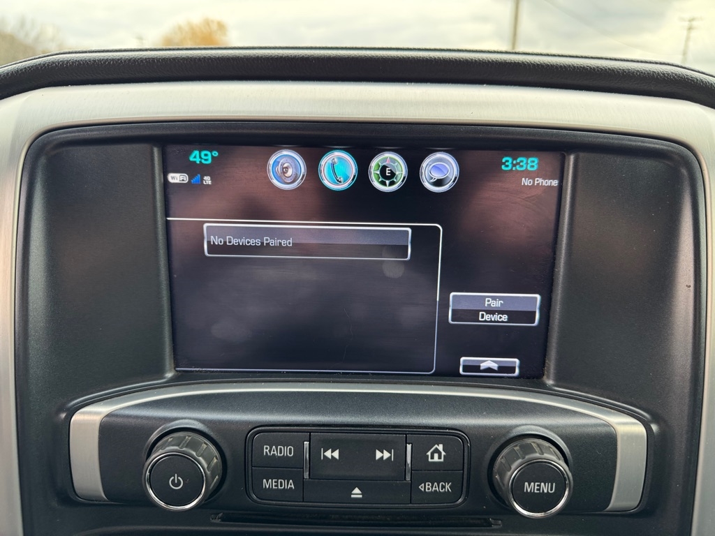 GMC Sierra 1500 4WD Crew Cab 143.5" SLT 2017 GMC Sierra 1500 4WD Crew Cab 143.5" SLT 2017