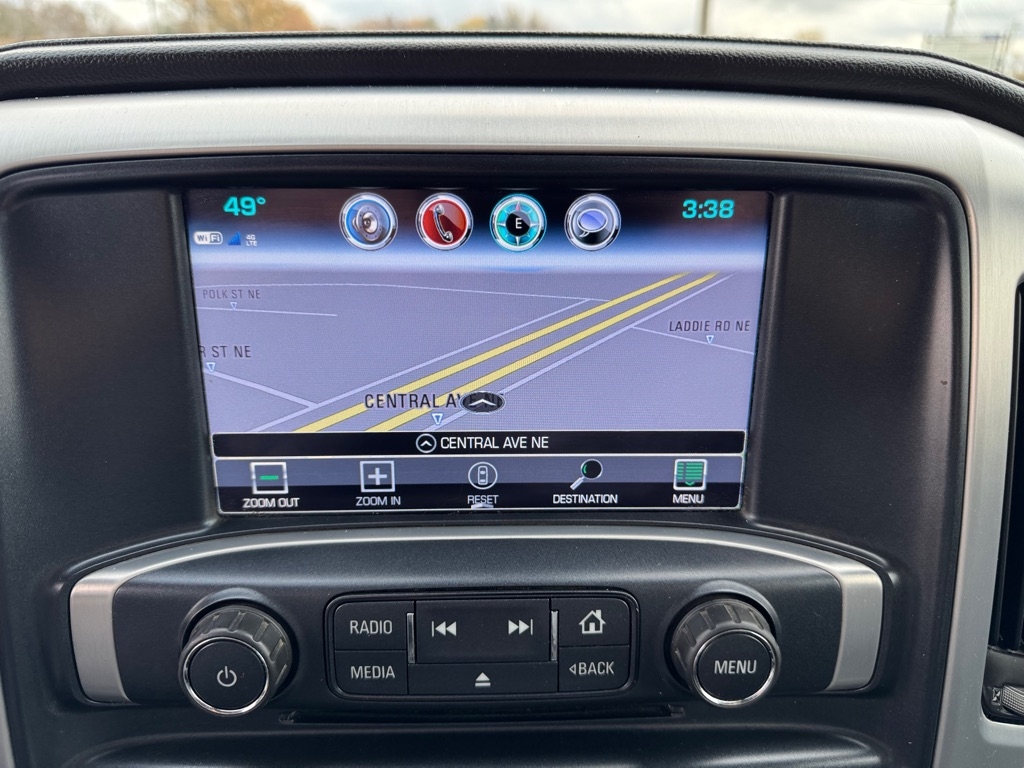 GMC Sierra 1500 4WD Crew Cab 143.5" SLT 2017 GMC Sierra 1500 4WD Crew Cab 143.5" SLT 2017