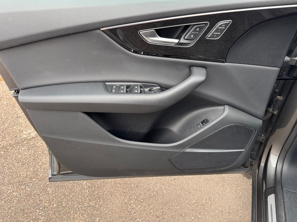 Audi Q8 Prestige 55 TFSI quattro 2019 Audi Q8 Prestige 55 TFSI quattro 2019