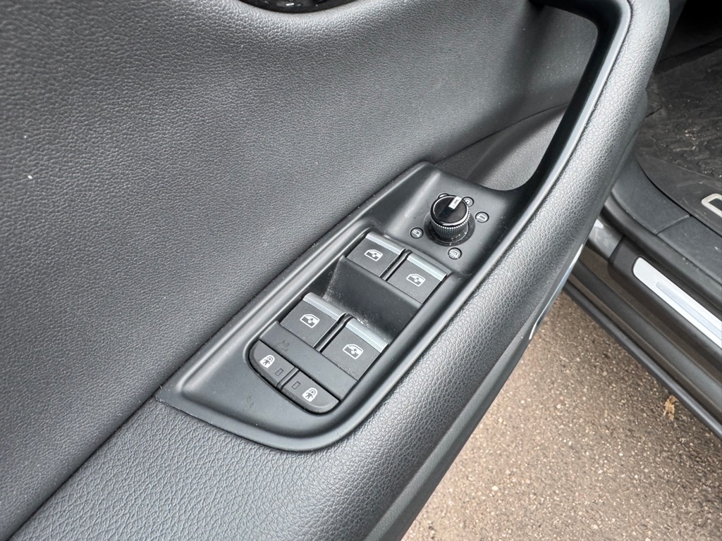 Audi Q8 Prestige 55 TFSI quattro 2019 Audi Q8 Prestige 55 TFSI quattro 2019