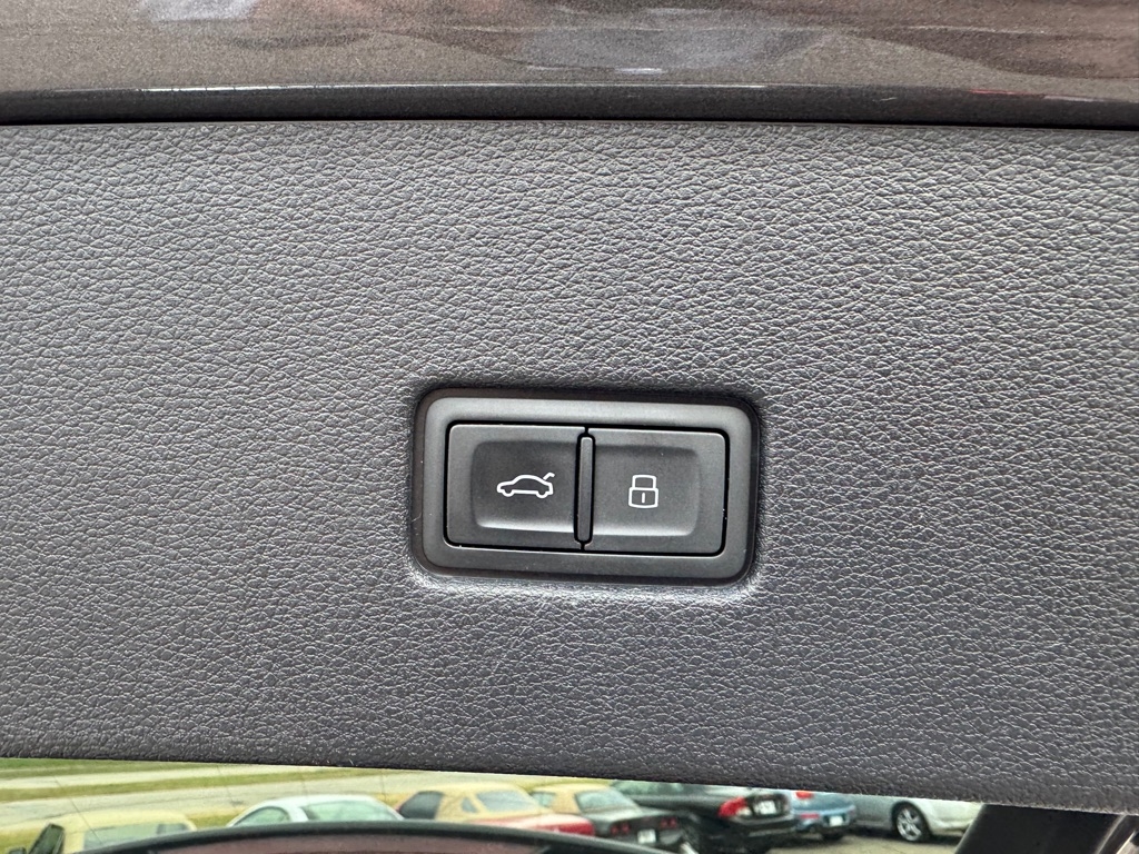 Audi Q8 Prestige 55 TFSI quattro 2019 Audi Q8 Prestige 55 TFSI quattro 2019