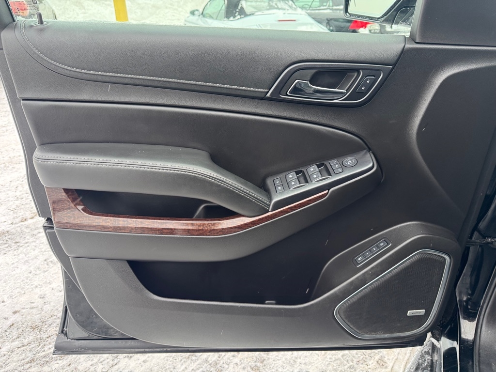 GMC Yukon XL 4WD 4dr SLT 2017