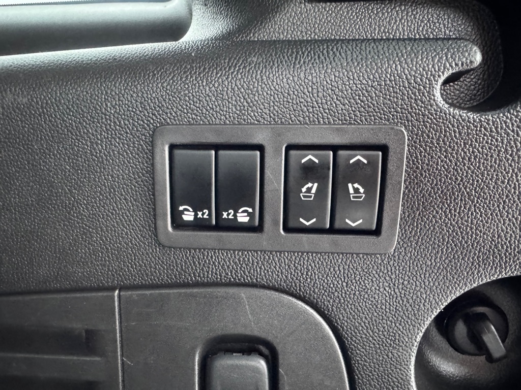 GMC Yukon XL 4WD 4dr SLT 2017