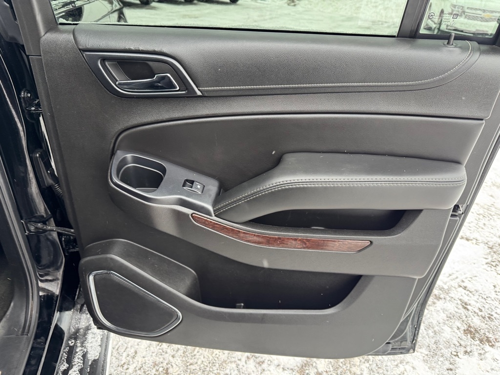 GMC Yukon XL 4WD 4dr SLT 2017