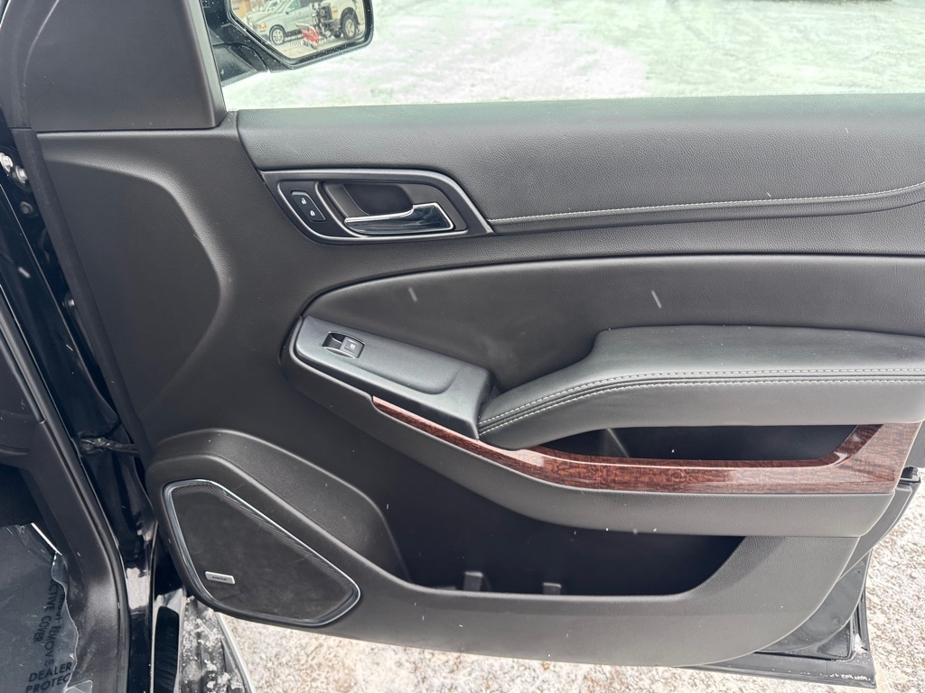 GMC Yukon XL 4WD 4dr SLT 2017