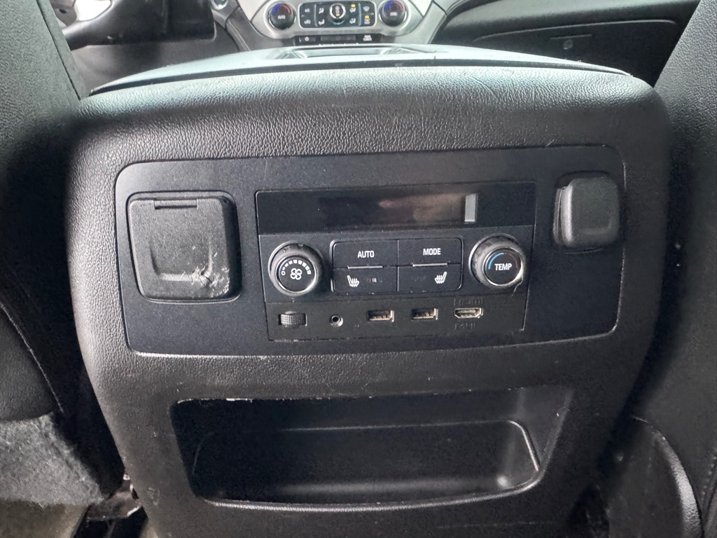 GMC Yukon XL 4WD 4dr SLT 2017