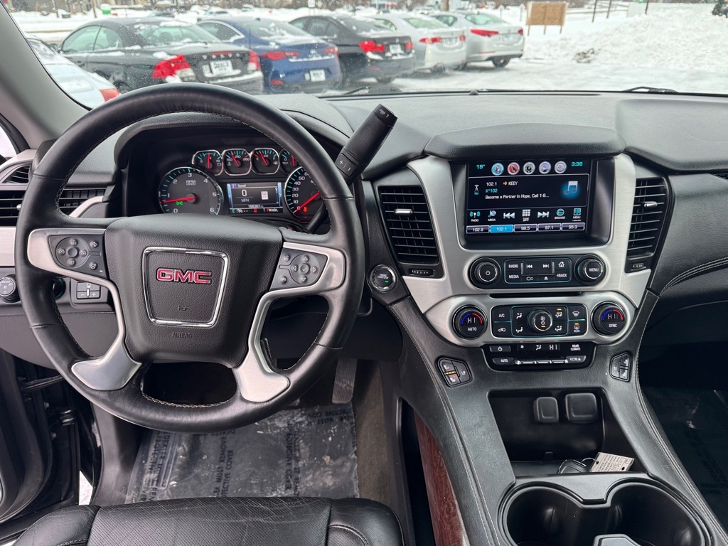 GMC Yukon XL 4WD 4dr SLT 2017
