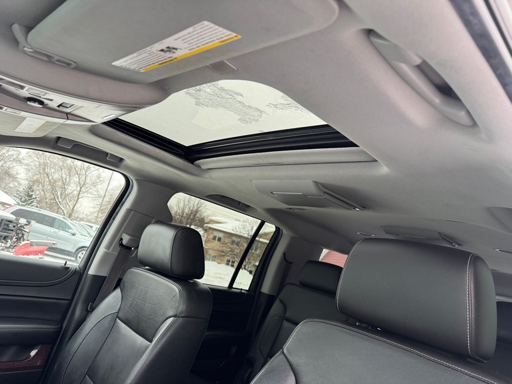 GMC Yukon XL 4WD 4dr SLT 2017