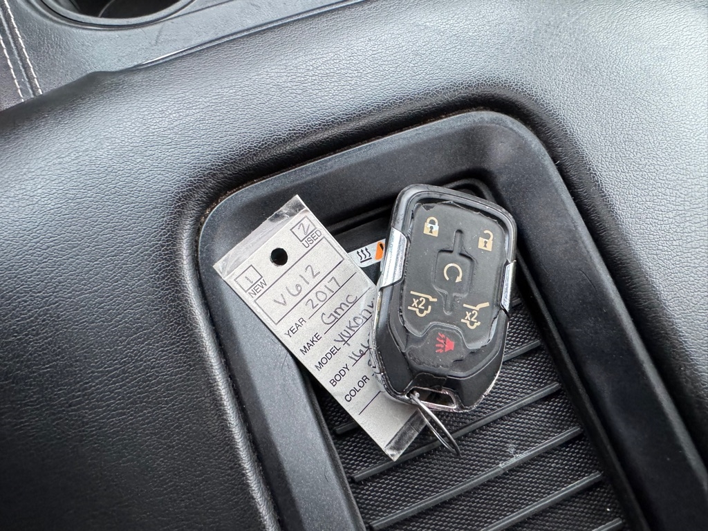 GMC Yukon XL 4WD 4dr SLT 2017