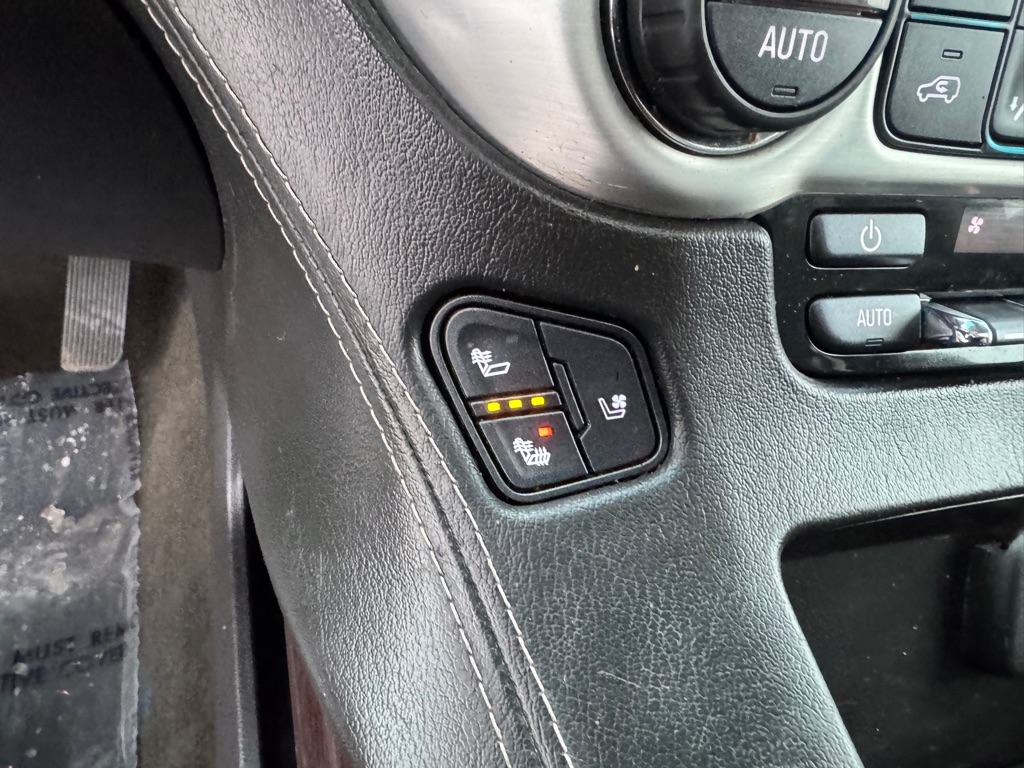 GMC Yukon XL 4WD 4dr SLT 2017