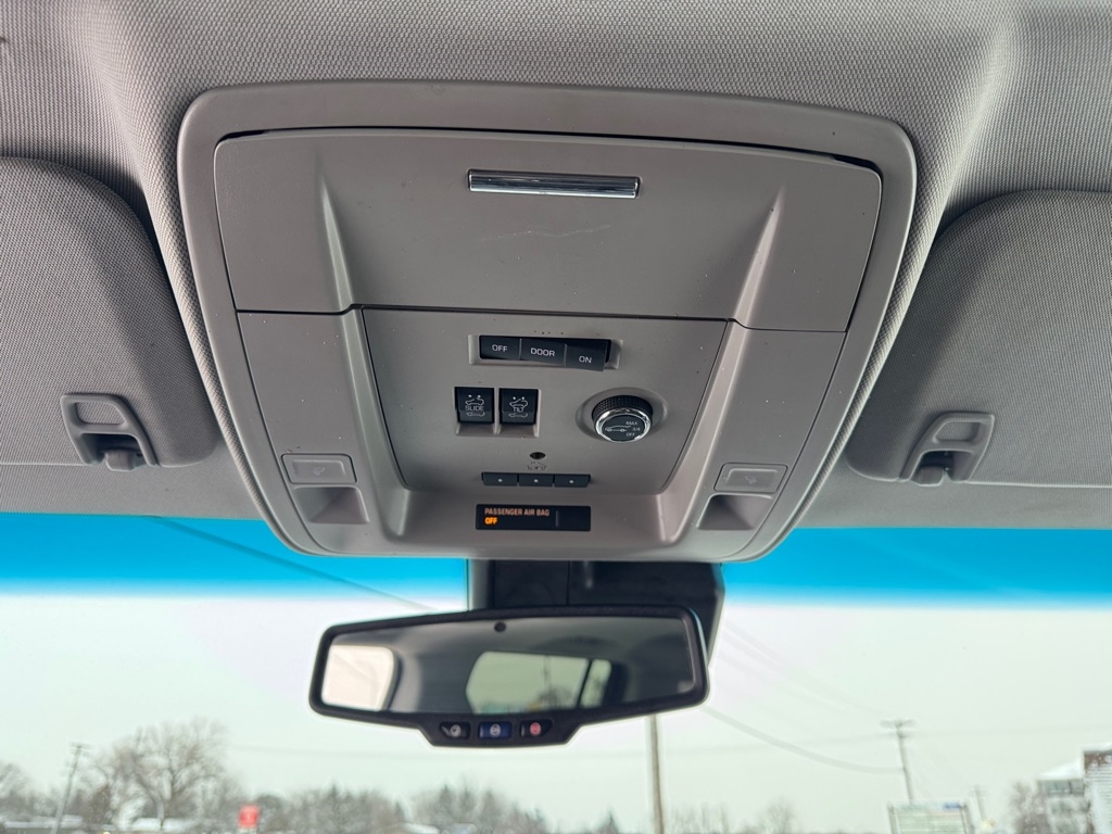 GMC Yukon XL 4WD 4dr SLT 2017