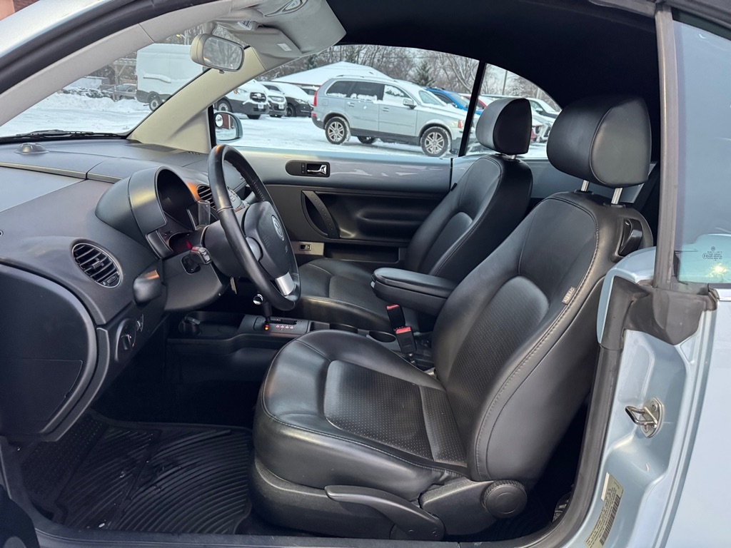 Volkswagen New Beetle Convertible 2dr Auto S 2009