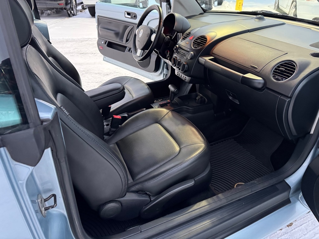 Volkswagen New Beetle Convertible 2dr Auto S 2009