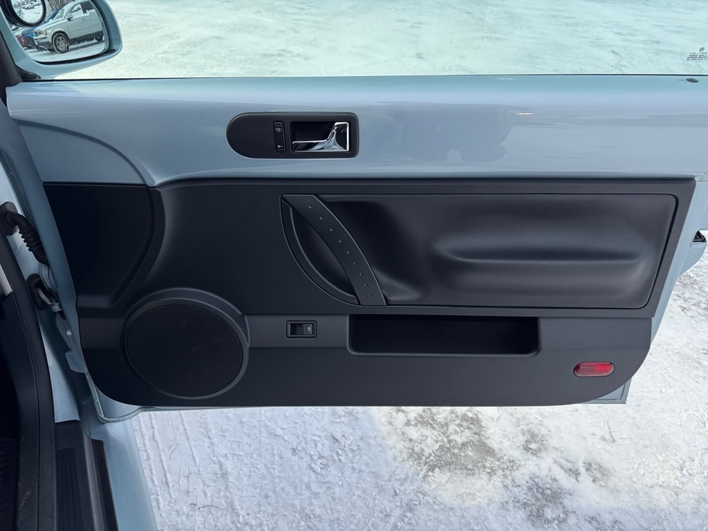 Volkswagen New Beetle Convertible 2dr Auto S 2009