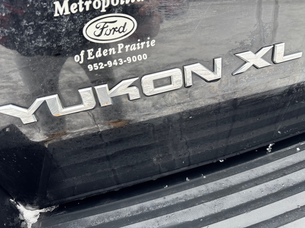 GMC Yukon XL Denali AWD 4dr 1500 2008