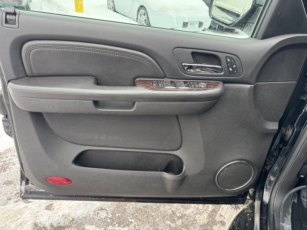 GMC Yukon XL Denali AWD 4dr 1500 2008