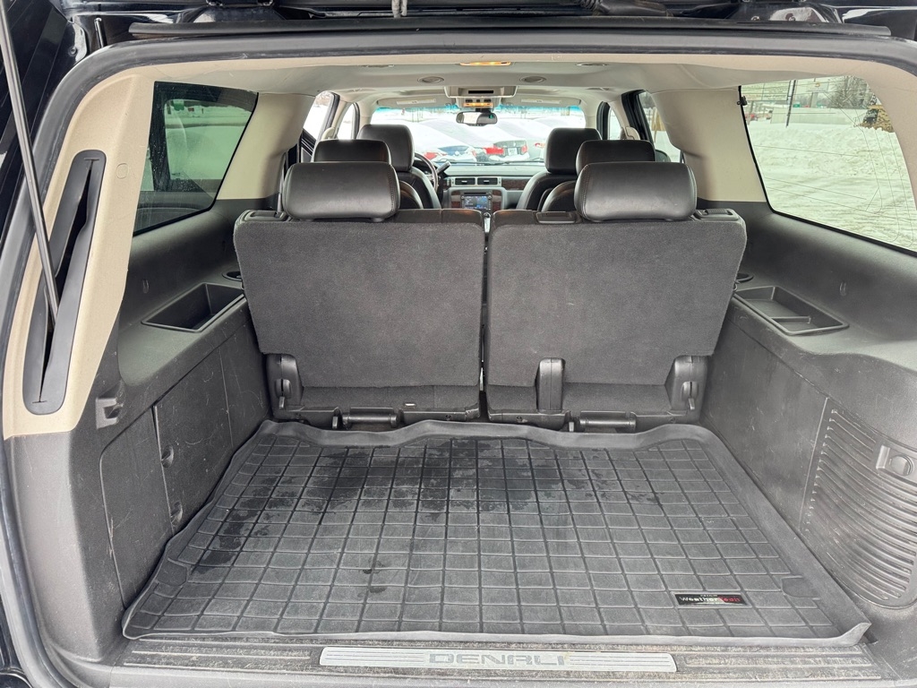 GMC Yukon XL Denali AWD 4dr 1500 2008