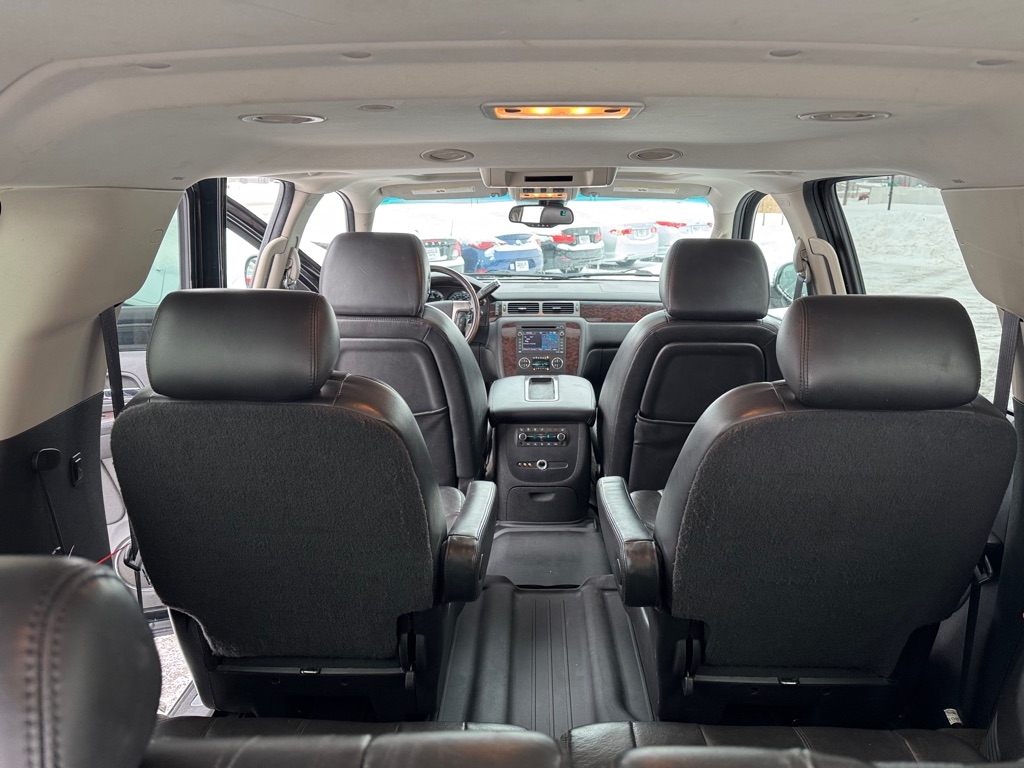 GMC Yukon XL Denali AWD 4dr 1500 2008