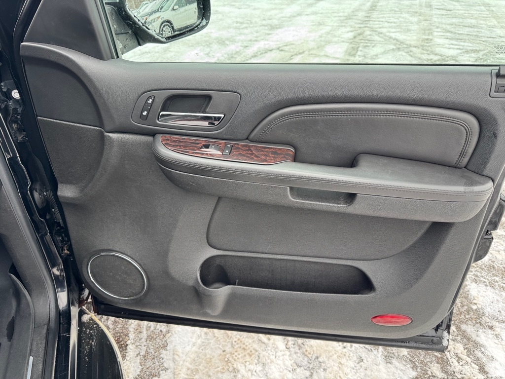 GMC Yukon XL Denali AWD 4dr 1500 2008