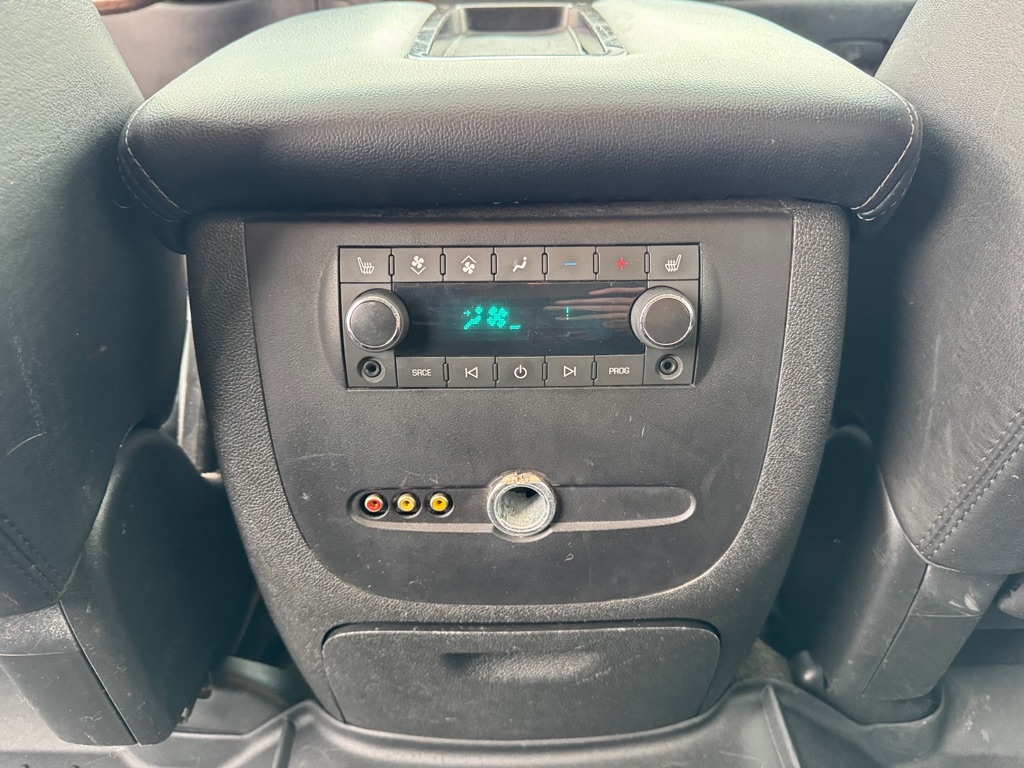 GMC Yukon XL Denali AWD 4dr 1500 2008