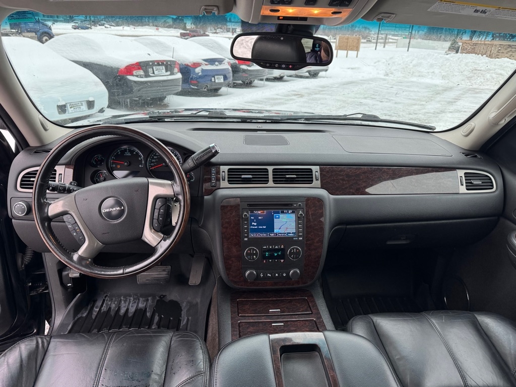 GMC Yukon XL Denali AWD 4dr 1500 2008