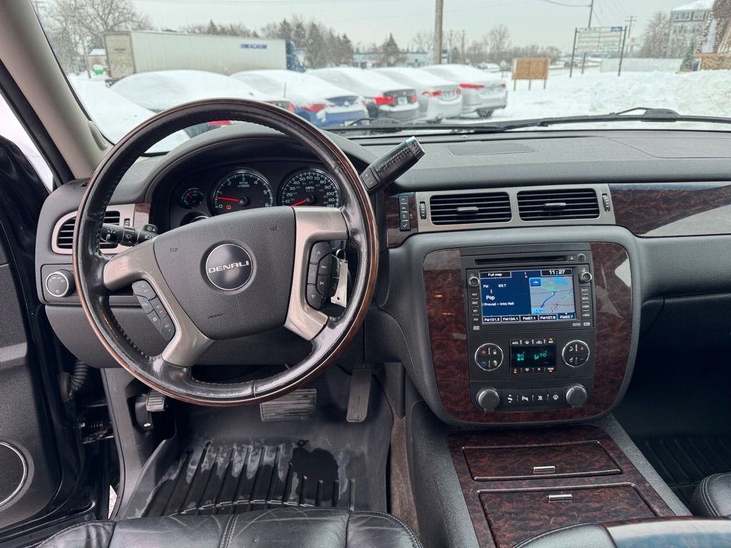 GMC Yukon XL Denali AWD 4dr 1500 2008