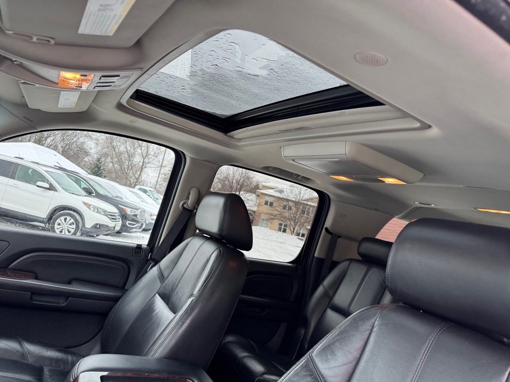 GMC Yukon XL Denali AWD 4dr 1500 2008