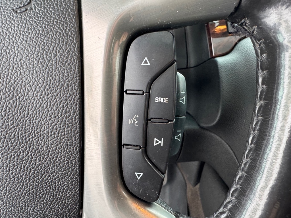 GMC Yukon XL Denali AWD 4dr 1500 2008