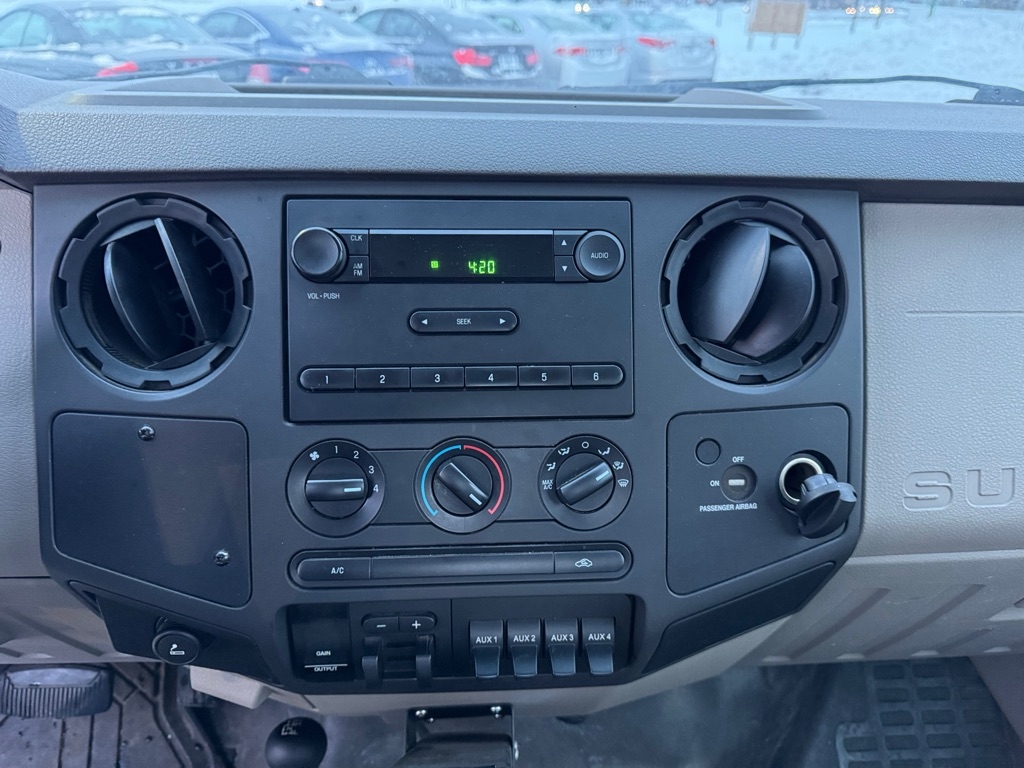 Ford Super Duty F-350 SRW 4WD Reg Cab 137" XLT 2008