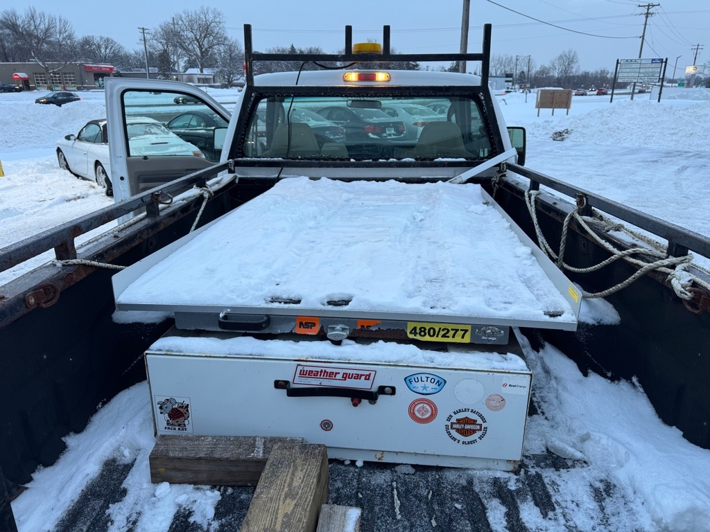 Ford Super Duty F-350 SRW 4WD Reg Cab 137" XL 2008