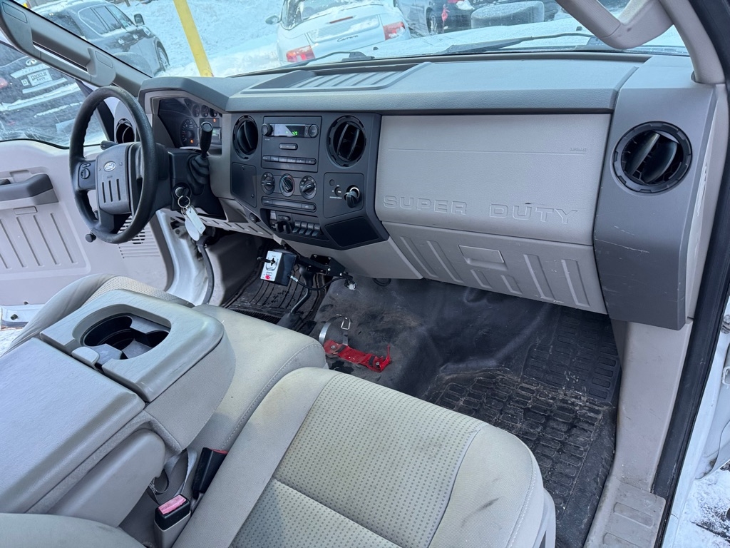Ford Super Duty F-350 SRW 4WD Reg Cab 137" XL 2008