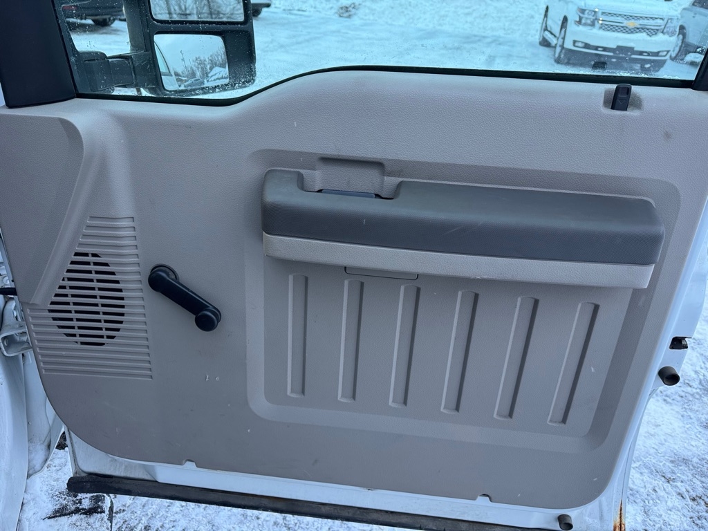 Ford Super Duty F-350 SRW 4WD Reg Cab 137" XL 2008