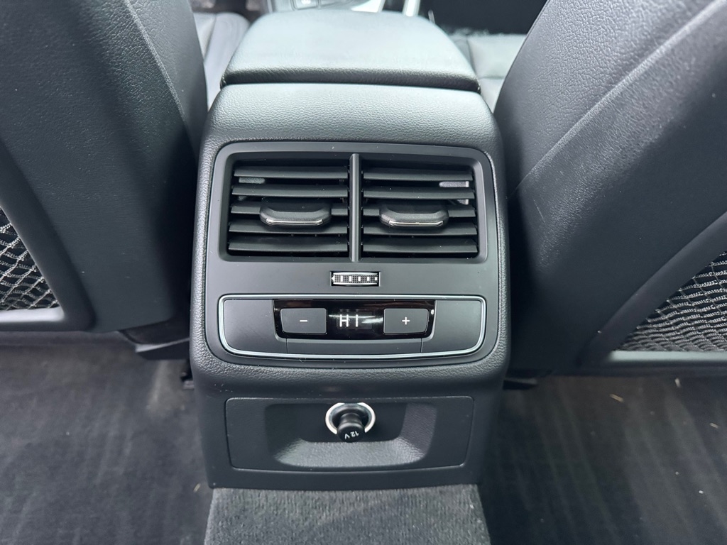 Audi A4 2.0 TFSI Auto Premium quattro AWD 2017