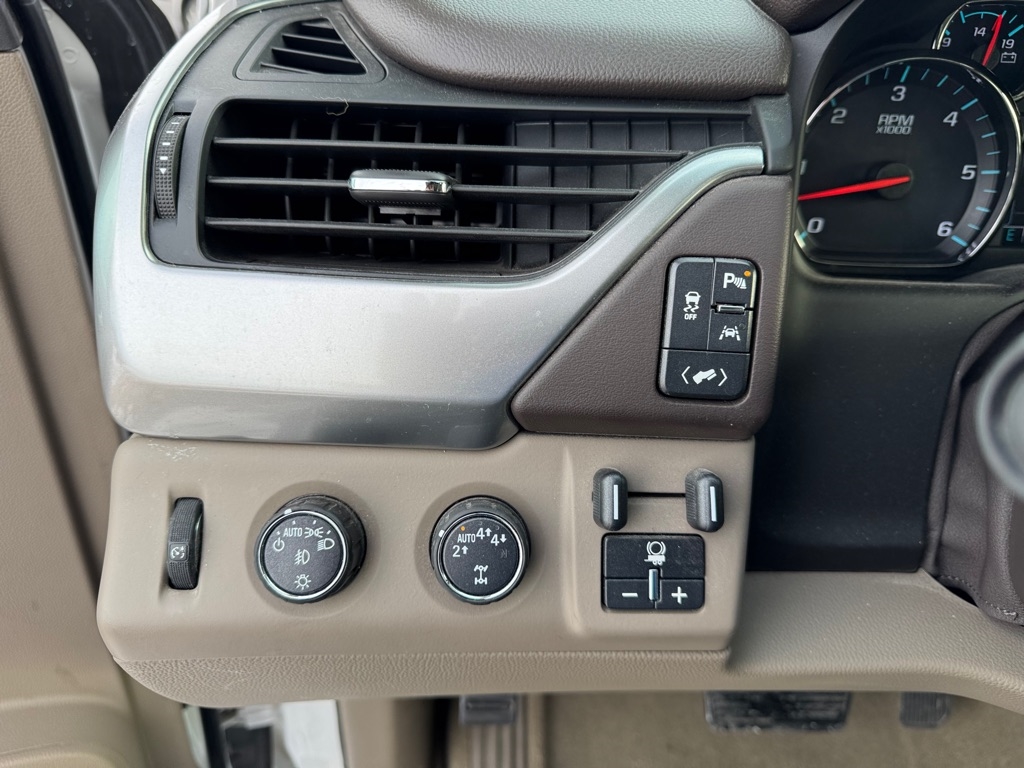 Chevrolet Tahoe 4WD 4dr LT 2017