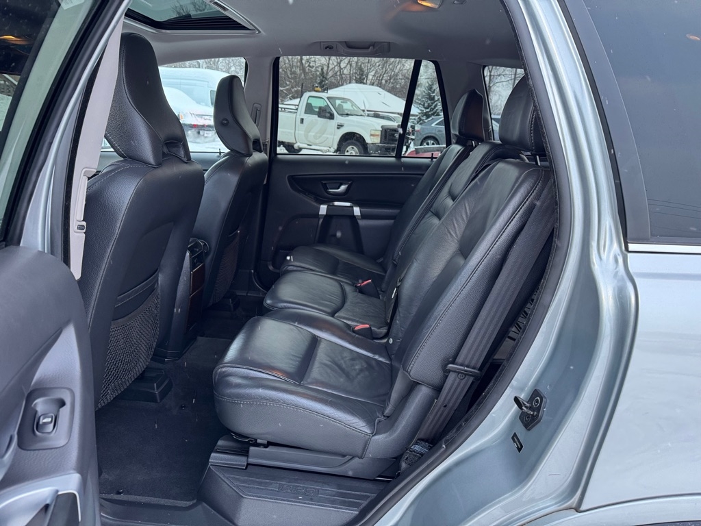 Volvo XC90 AWD 4dr I6 2011