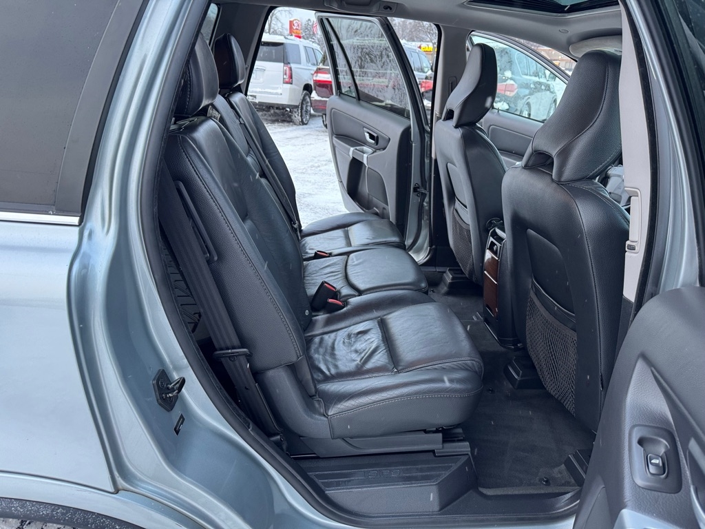 Volvo XC90 AWD 4dr I6 2011