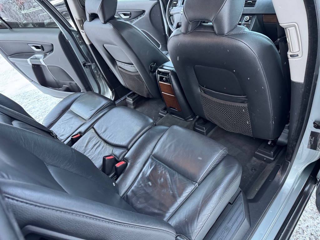 Volvo XC90 AWD 4dr I6 2011