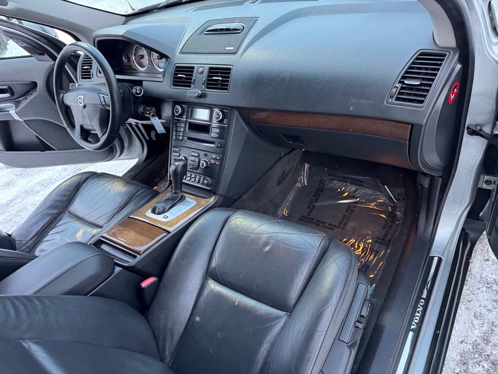 Volvo XC90 AWD 4dr I6 2011