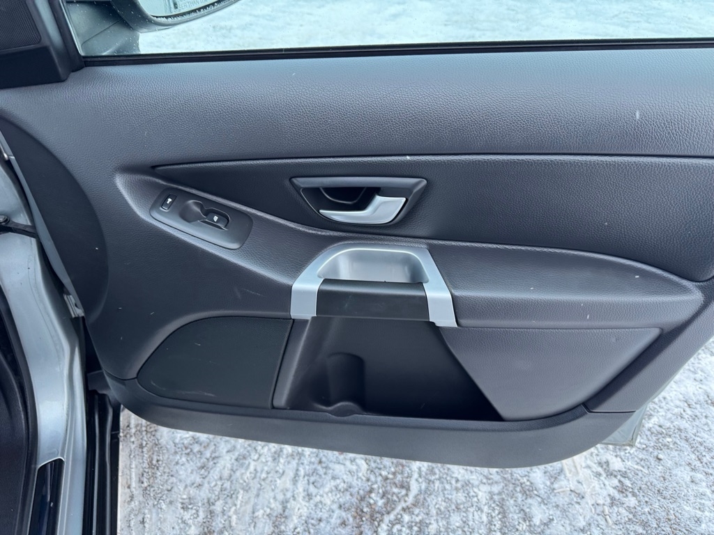 Volvo XC90 AWD 4dr I6 2011