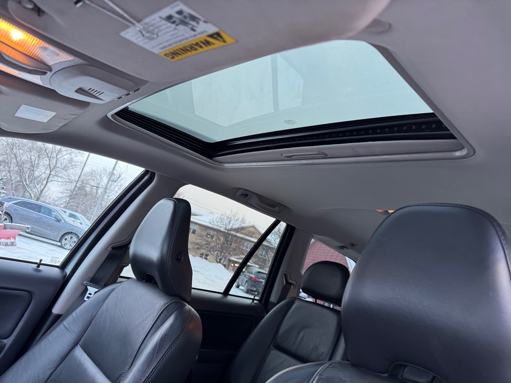 Volvo XC90 AWD 4dr I6 2011