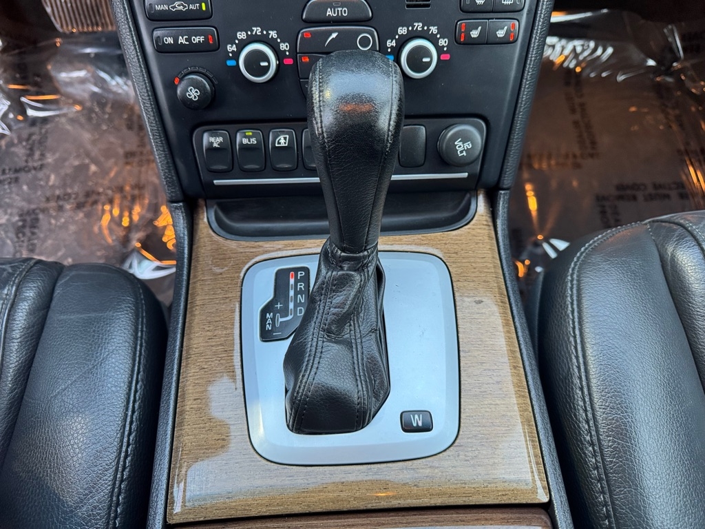 Volvo XC90 AWD 4dr I6 2011