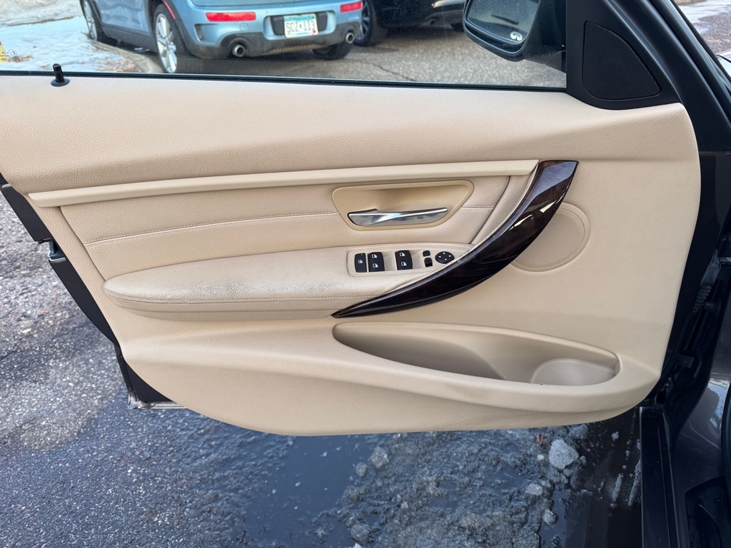 BMW 3 Series 4dr Sdn 328i xDrive AWD South Africa 2013