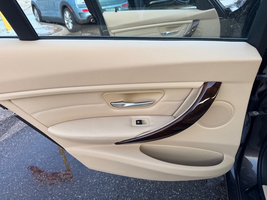 BMW 3 Series 4dr Sdn 328i xDrive AWD South Africa 2013