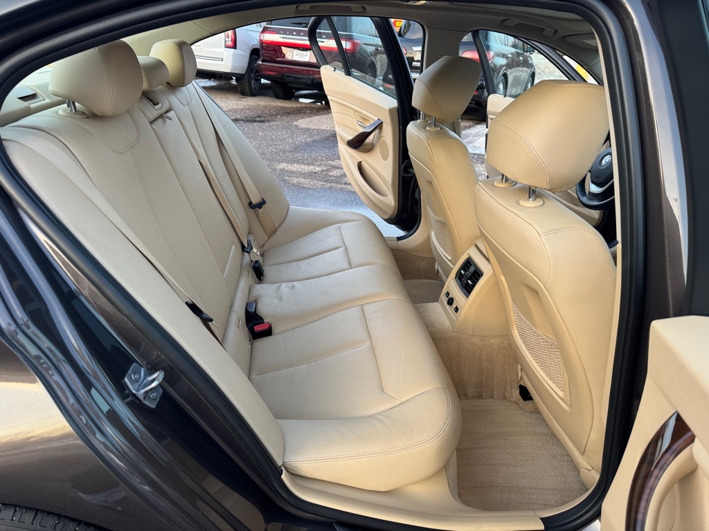 BMW 3 Series 4dr Sdn 328i xDrive AWD South Africa 2013