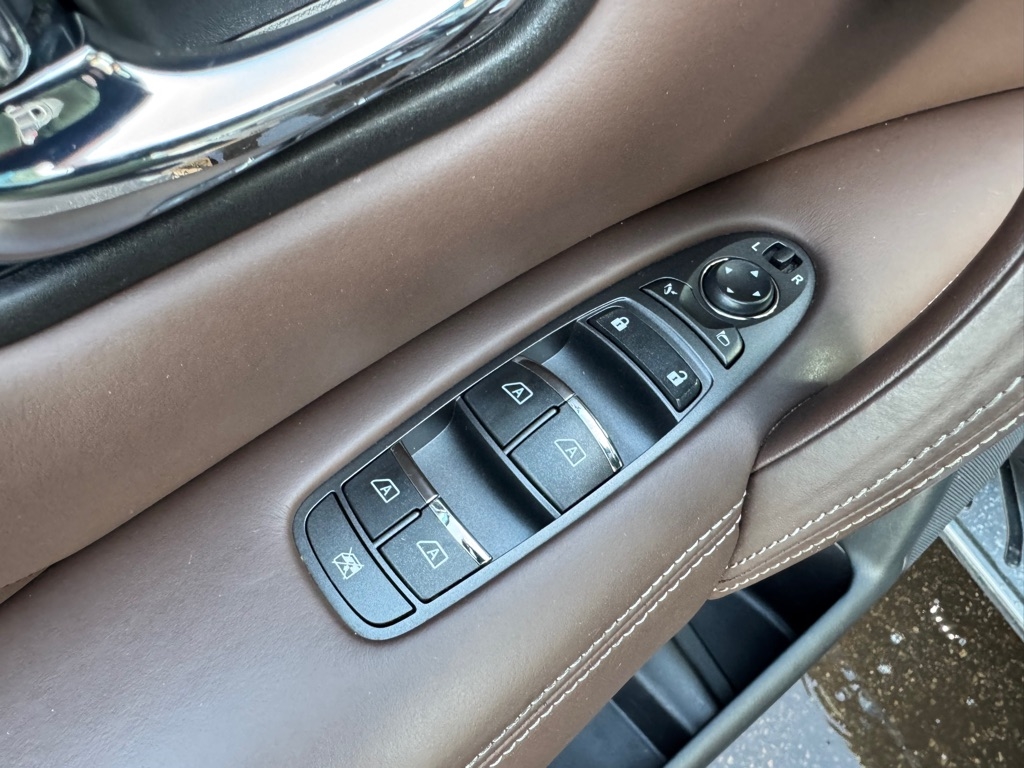 Infiniti QX80 4WD 4dr 2015