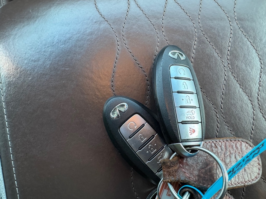 Infiniti QX80 4WD 4dr 2015