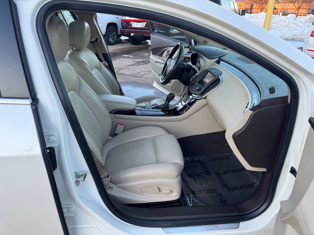 Buick LaCrosse 4dr Sdn Leather AWD 2014