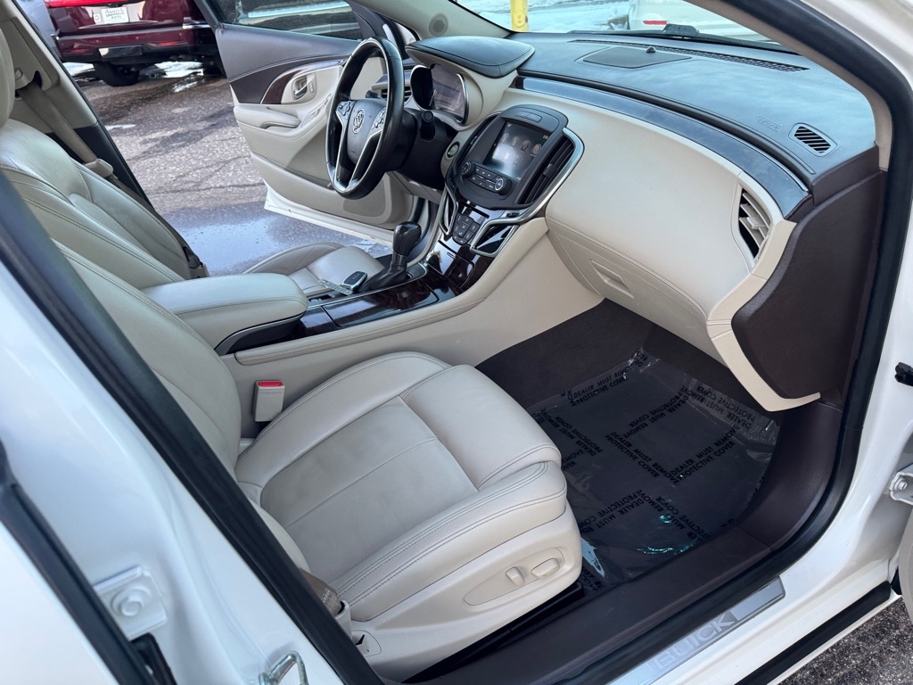 Buick LaCrosse 4dr Sdn Leather AWD 2014